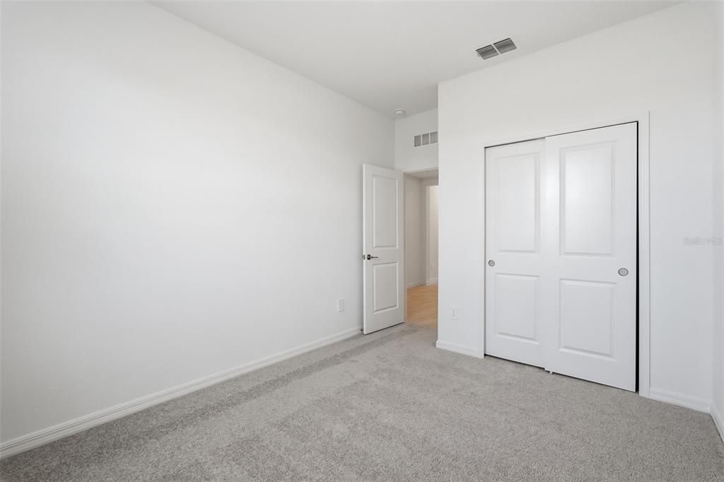 出租: $2,400 (3 贝兹, 2 浴室, 1951 平方英尺)