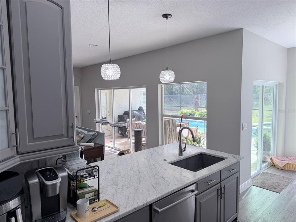 待售: $535,000 (4 贝兹, 2 浴室, 2143 平方英尺)