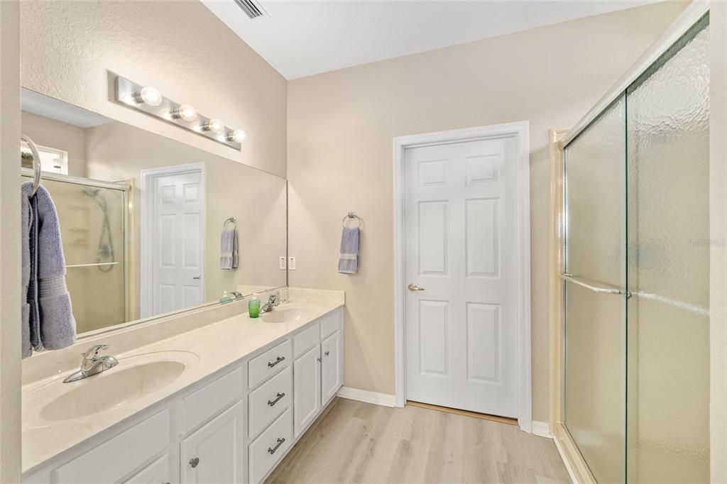 En Venta: $259,000 (2 camas, 2 baños, 1257 Pies cuadrados)