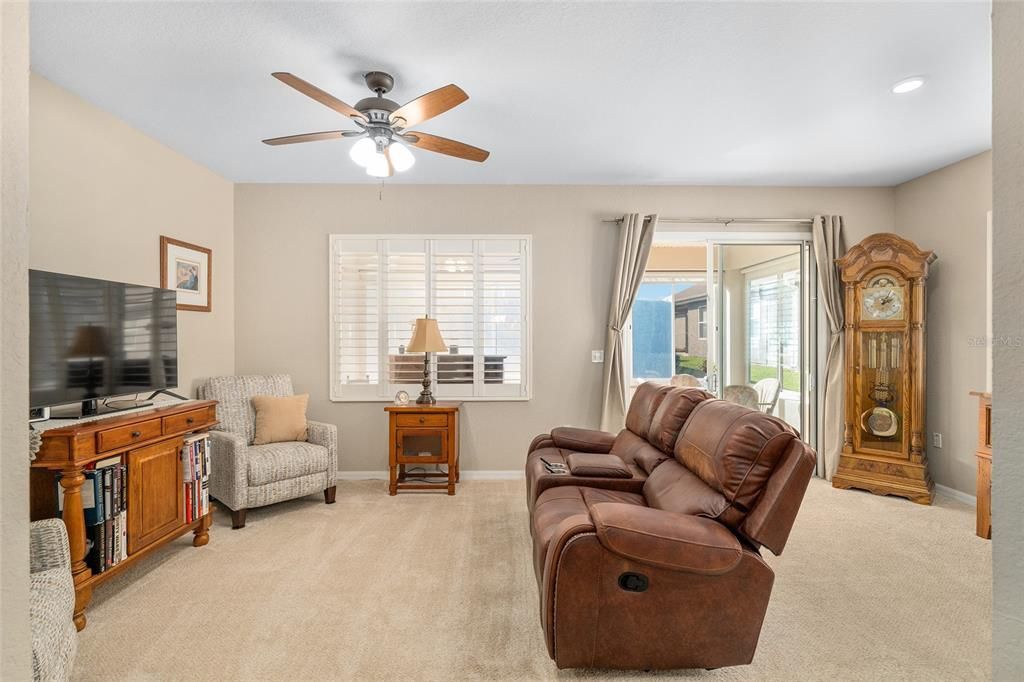 En Venta: $259,000 (2 camas, 2 baños, 1257 Pies cuadrados)