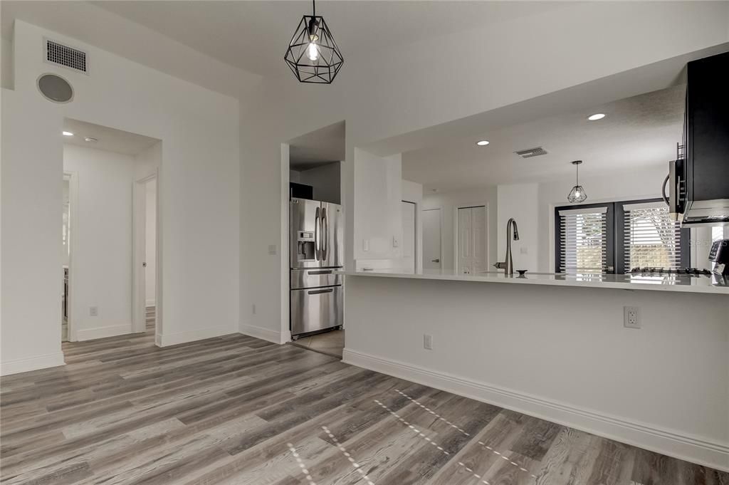 出租: $2,800 (3 贝兹, 2 浴室, 1456 平方英尺)