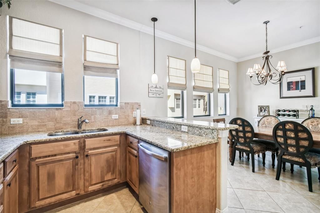 待售: $675,000 (3 贝兹, 2 浴室, 1884 平方英尺)