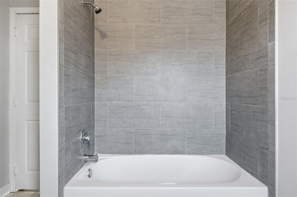 待售: $312,900 (3 贝兹, 2 浴室, 1678 平方英尺)