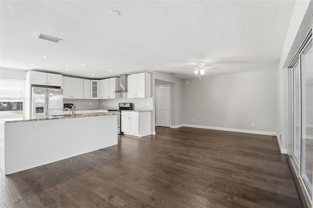 待售: $312,900 (3 贝兹, 2 浴室, 1678 平方英尺)