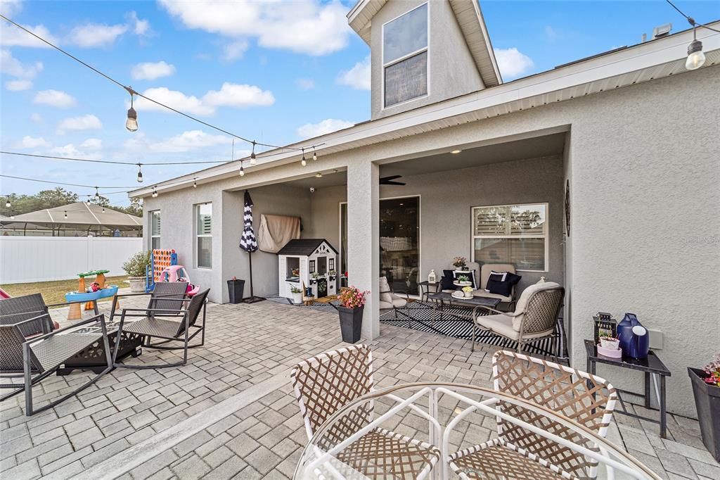 For Sale: $469,999 (5 beds, 3 baths, 2989 Square Feet)