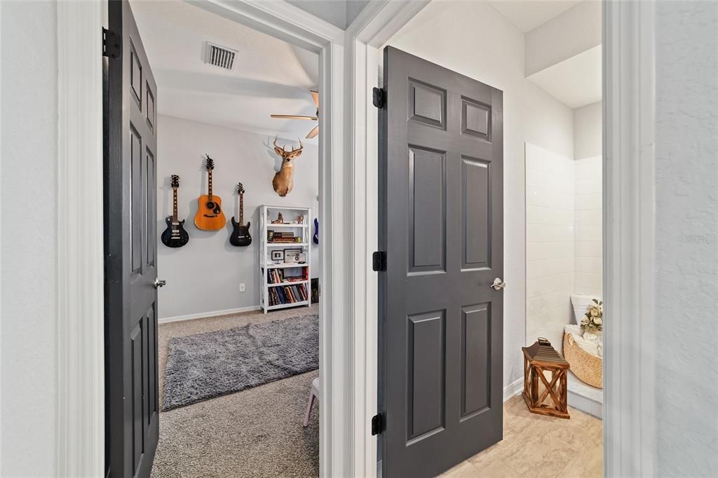 For Sale: $469,999 (5 beds, 3 baths, 2989 Square Feet)