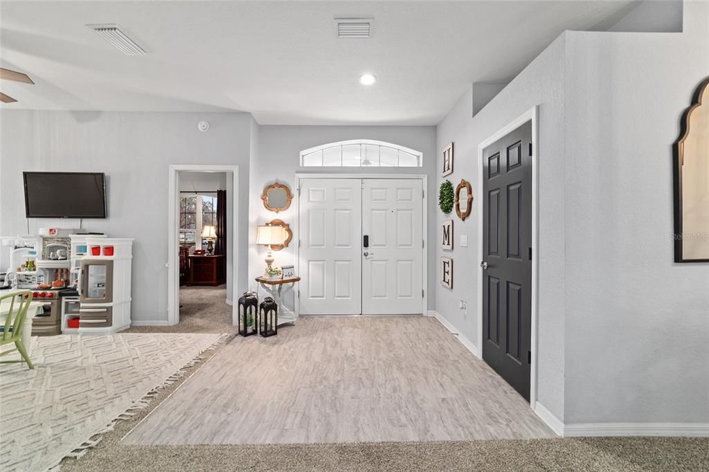 For Sale: $469,999 (5 beds, 3 baths, 2989 Square Feet)