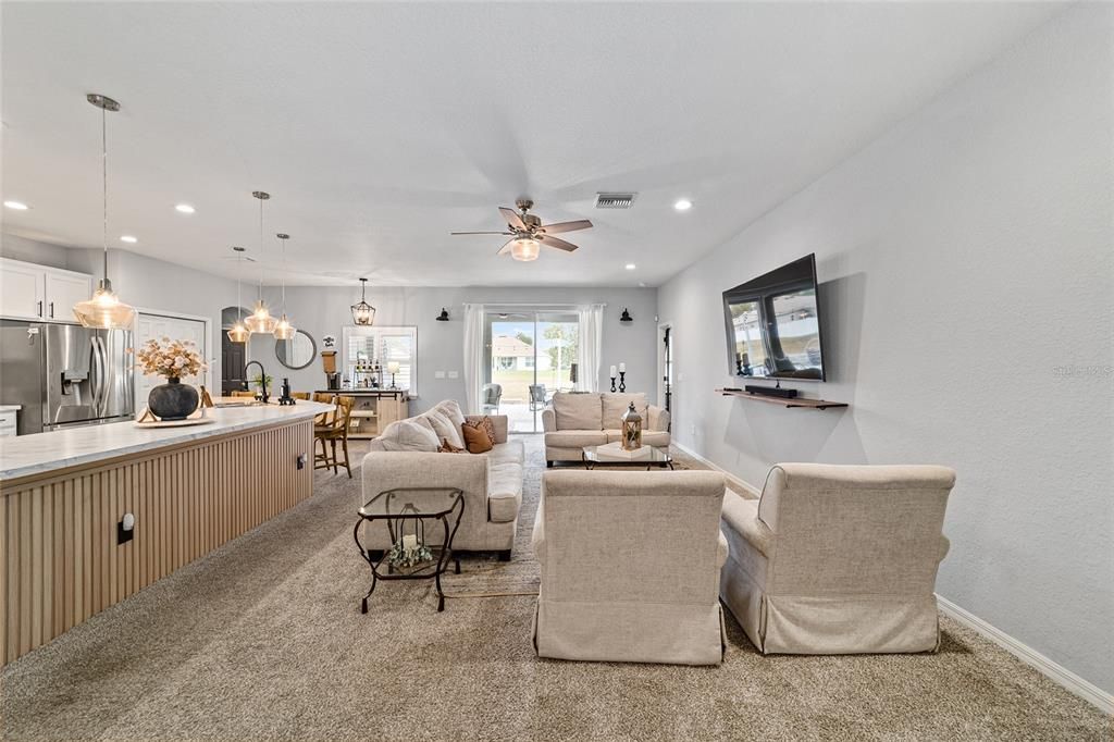 For Sale: $469,999 (5 beds, 3 baths, 2989 Square Feet)