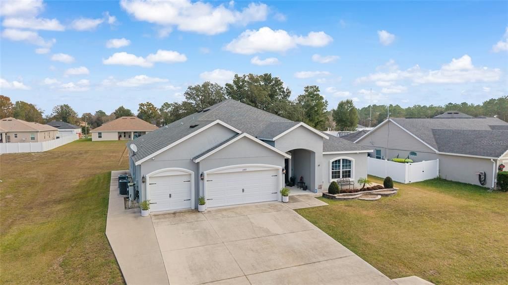 For Sale: $469,999 (5 beds, 3 baths, 2989 Square Feet)