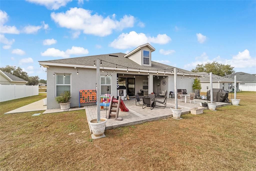 For Sale: $469,999 (5 beds, 3 baths, 2989 Square Feet)