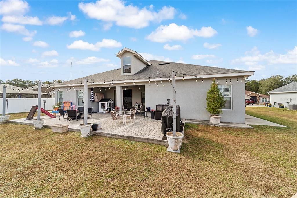 For Sale: $469,999 (5 beds, 3 baths, 2989 Square Feet)