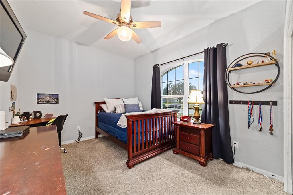 For Sale: $469,999 (5 beds, 3 baths, 2989 Square Feet)