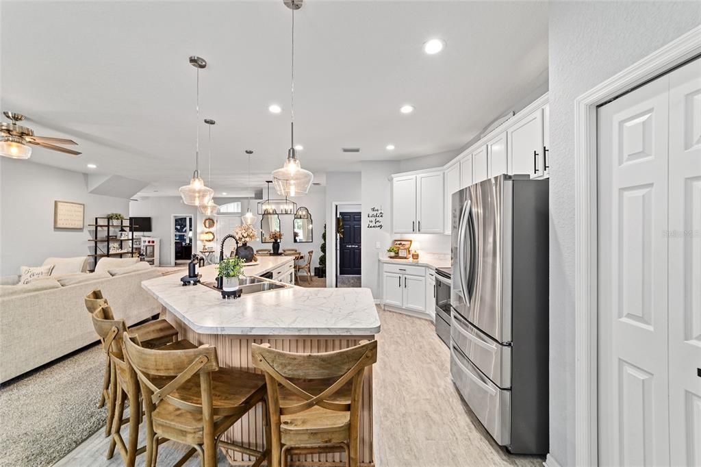 For Sale: $469,999 (5 beds, 3 baths, 2989 Square Feet)