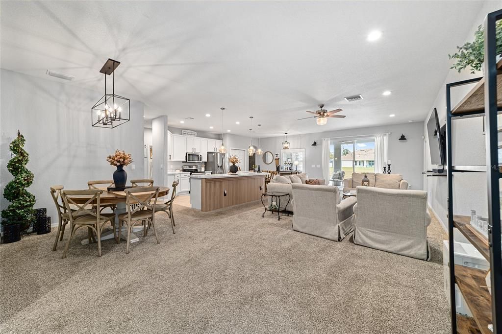 For Sale: $469,999 (5 beds, 3 baths, 2989 Square Feet)