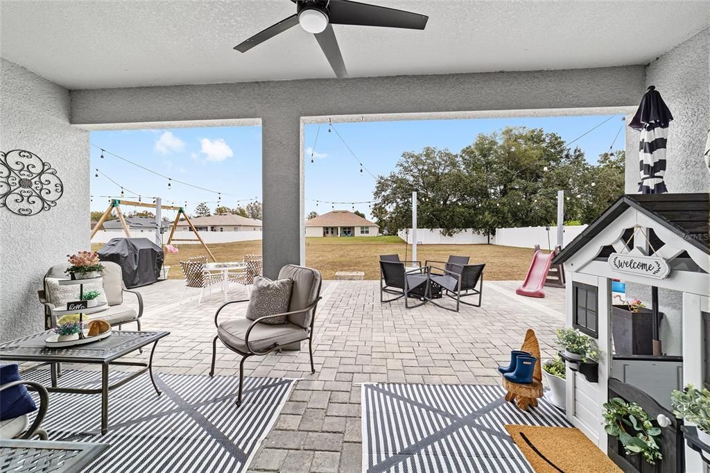 For Sale: $469,999 (5 beds, 3 baths, 2989 Square Feet)