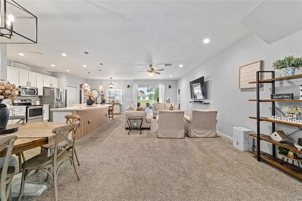 For Sale: $469,999 (5 beds, 3 baths, 2989 Square Feet)