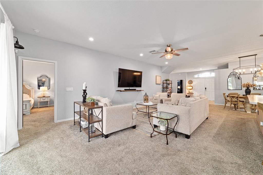 For Sale: $469,999 (5 beds, 3 baths, 2989 Square Feet)