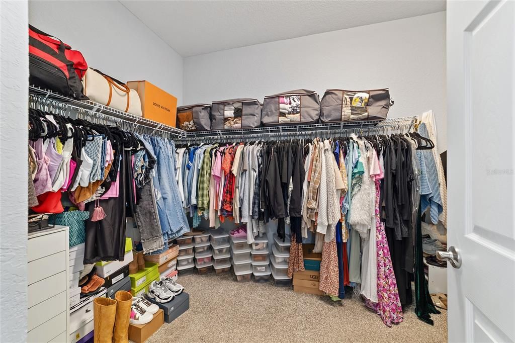 For Sale: $469,999 (5 beds, 3 baths, 2989 Square Feet)