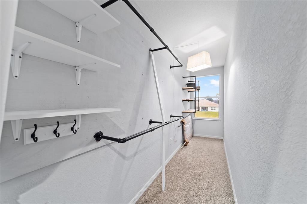 For Sale: $469,999 (5 beds, 3 baths, 2989 Square Feet)