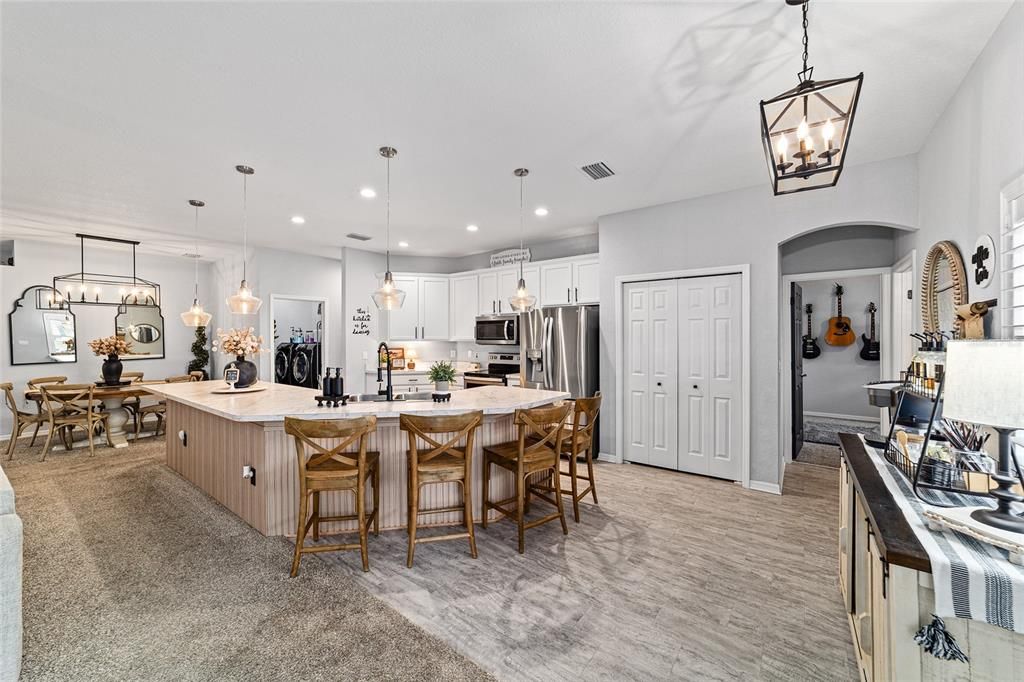 For Sale: $469,999 (5 beds, 3 baths, 2989 Square Feet)