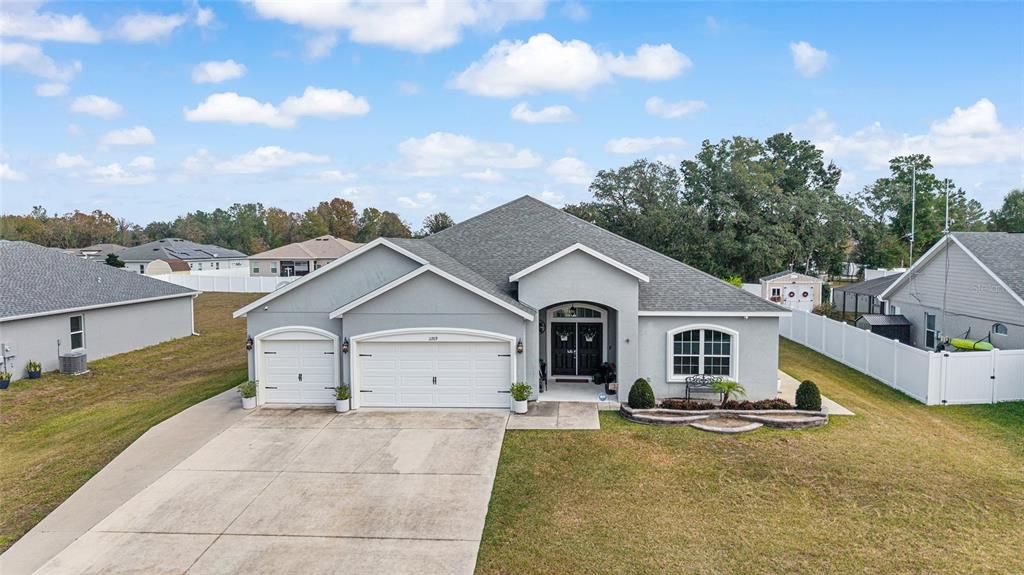 For Sale: $469,999 (5 beds, 3 baths, 2989 Square Feet)