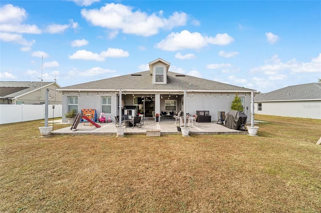 For Sale: $469,999 (5 beds, 3 baths, 2989 Square Feet)