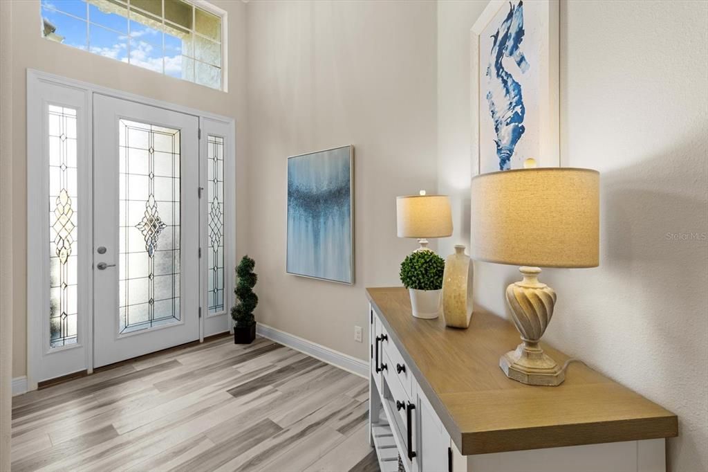 Под контрактом: $548,900 (3 спален, 2 ванн, 2209 Квадратных фут)