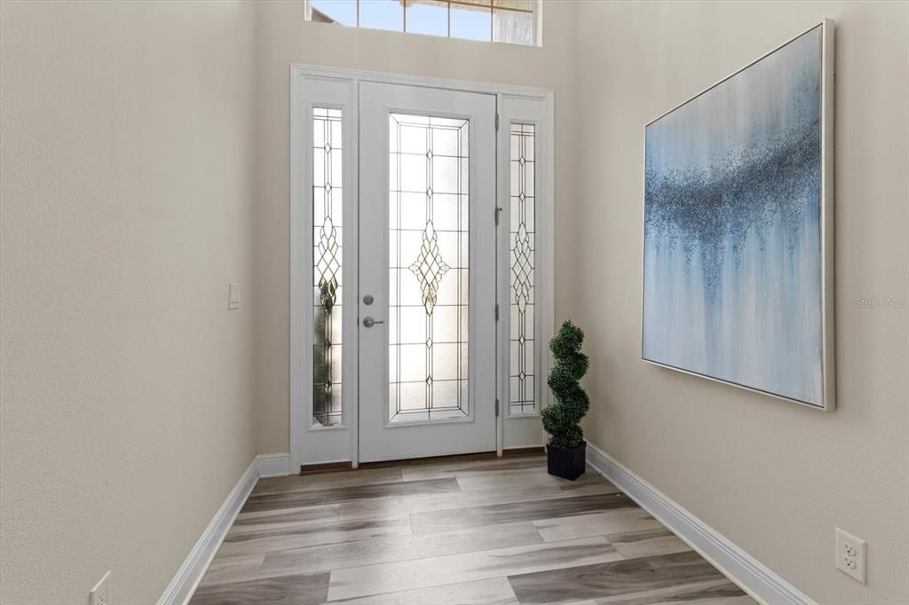 Под контрактом: $548,900 (3 спален, 2 ванн, 2209 Квадратных фут)