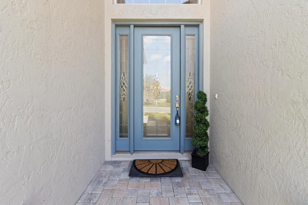 Под контрактом: $548,900 (3 спален, 2 ванн, 2209 Квадратных фут)