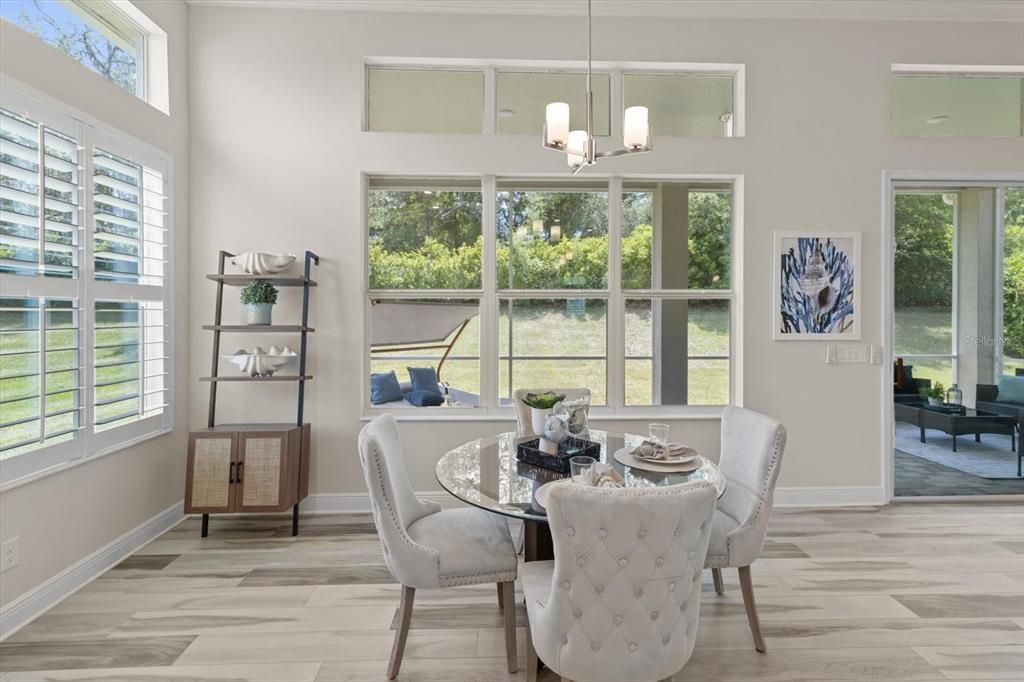 Под контрактом: $548,900 (3 спален, 2 ванн, 2209 Квадратных фут)