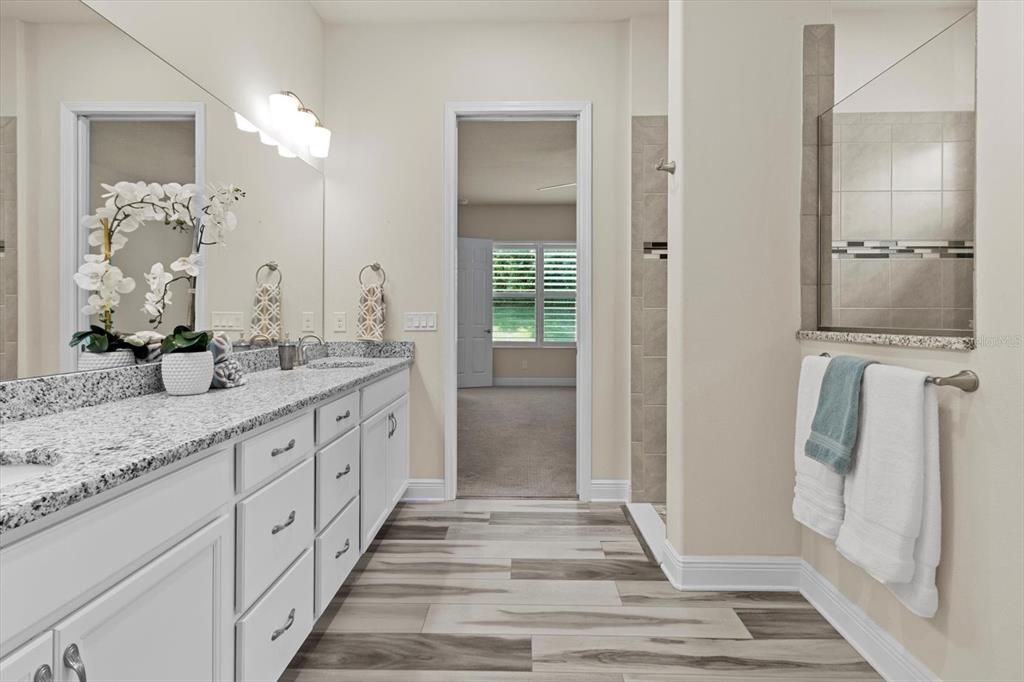 Под контрактом: $548,900 (3 спален, 2 ванн, 2209 Квадратных фут)