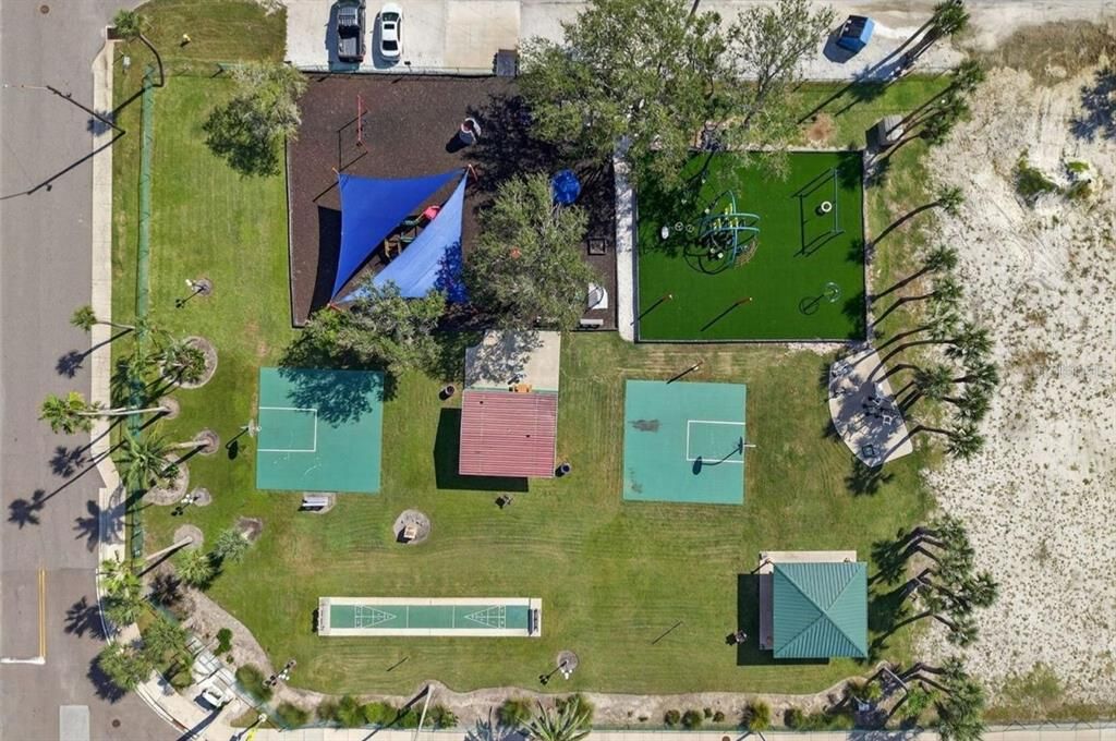 For Sale: $339,900 (1 beds, 1 baths, 425 Square Feet)