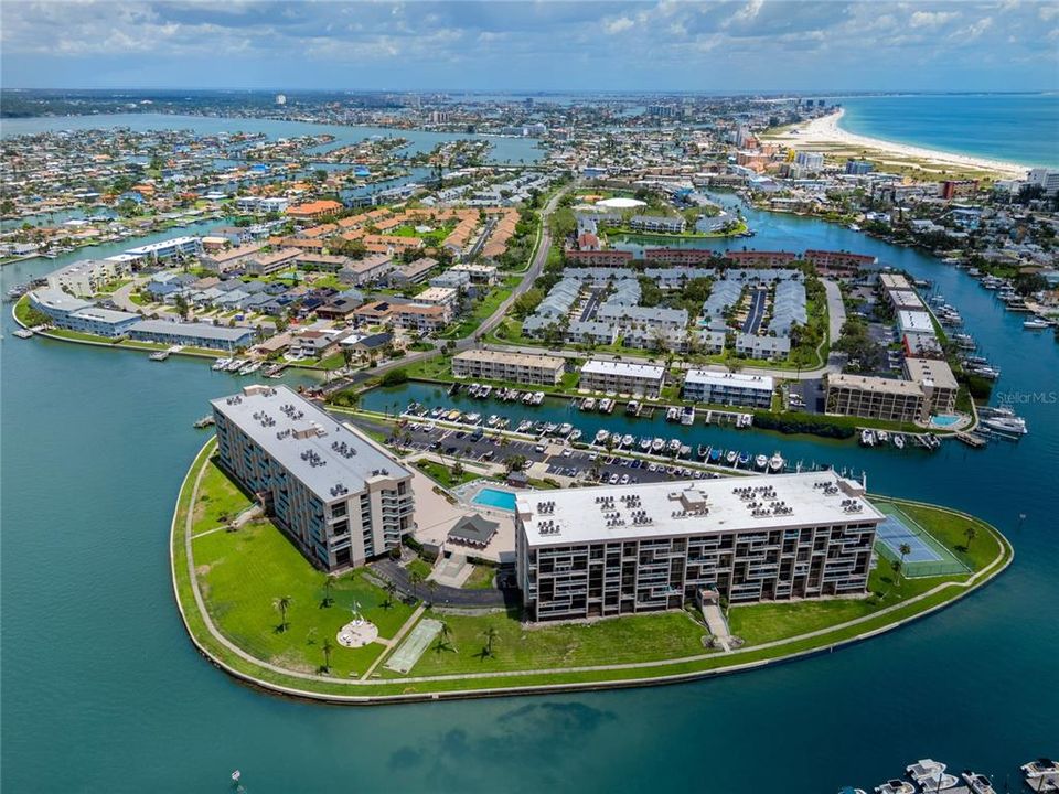 For Sale: $339,000 (2 beds, 2 baths, 1175 Square Feet)