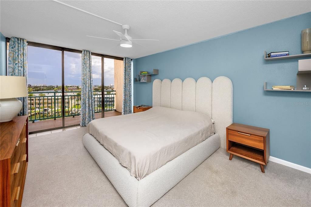 For Sale: $339,000 (2 beds, 2 baths, 1175 Square Feet)