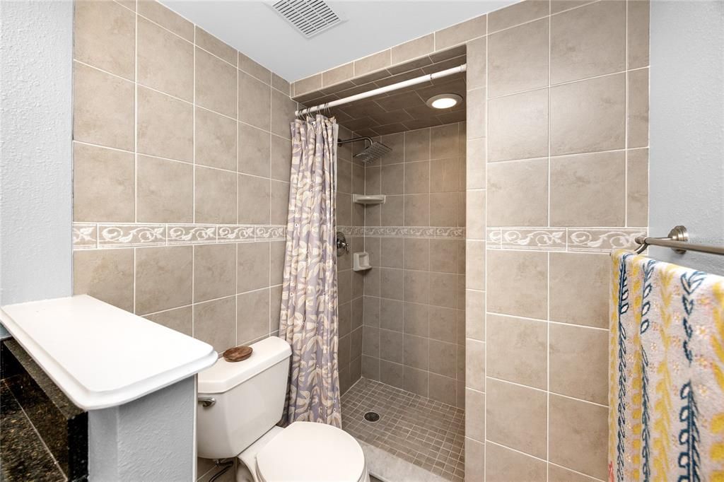 For Sale: $339,000 (2 beds, 2 baths, 1175 Square Feet)