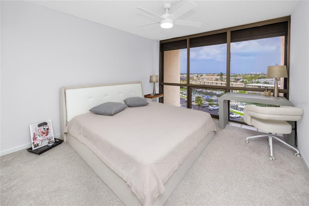 For Sale: $339,000 (2 beds, 2 baths, 1175 Square Feet)