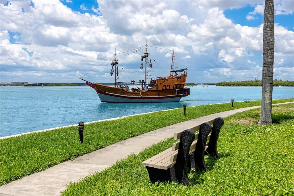 For Sale: $339,000 (2 beds, 2 baths, 1175 Square Feet)