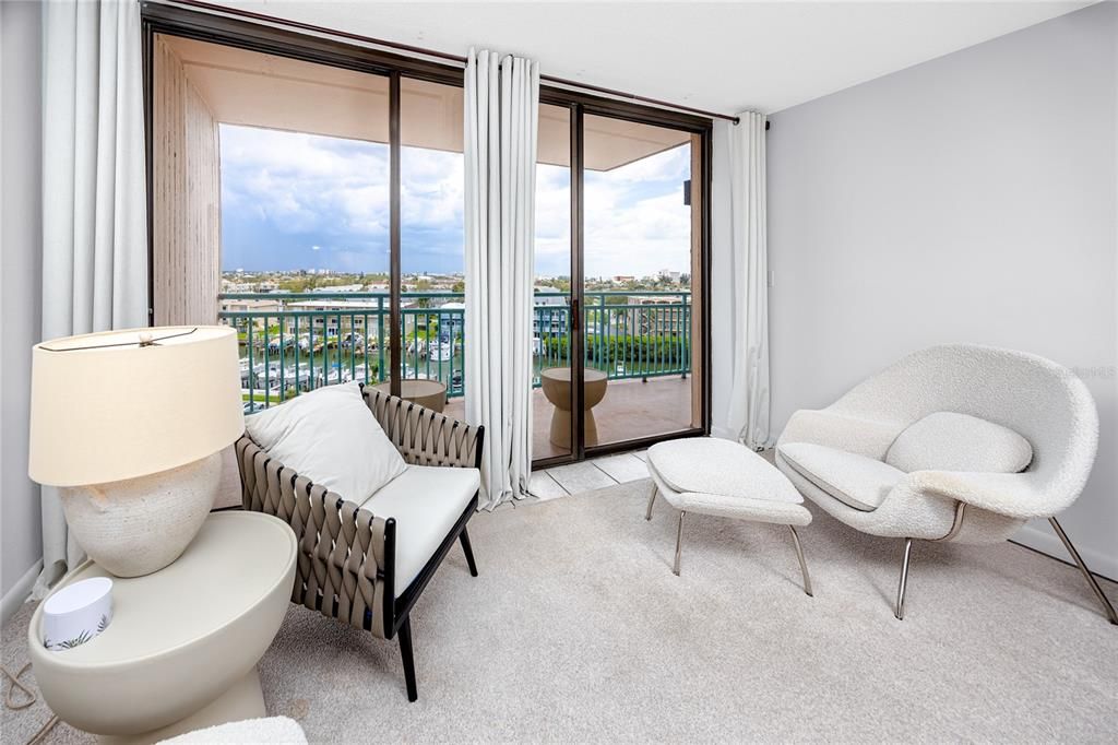 For Sale: $339,000 (2 beds, 2 baths, 1175 Square Feet)