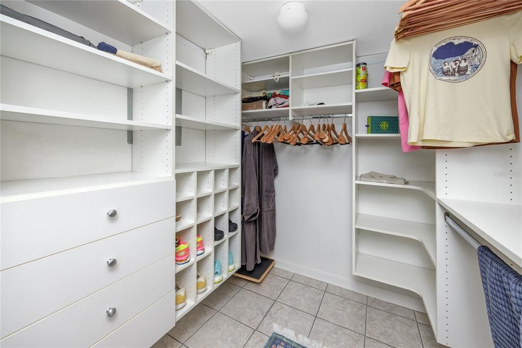 For Sale: $339,000 (2 beds, 2 baths, 1175 Square Feet)