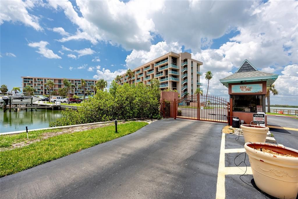 For Sale: $339,000 (2 beds, 2 baths, 1175 Square Feet)