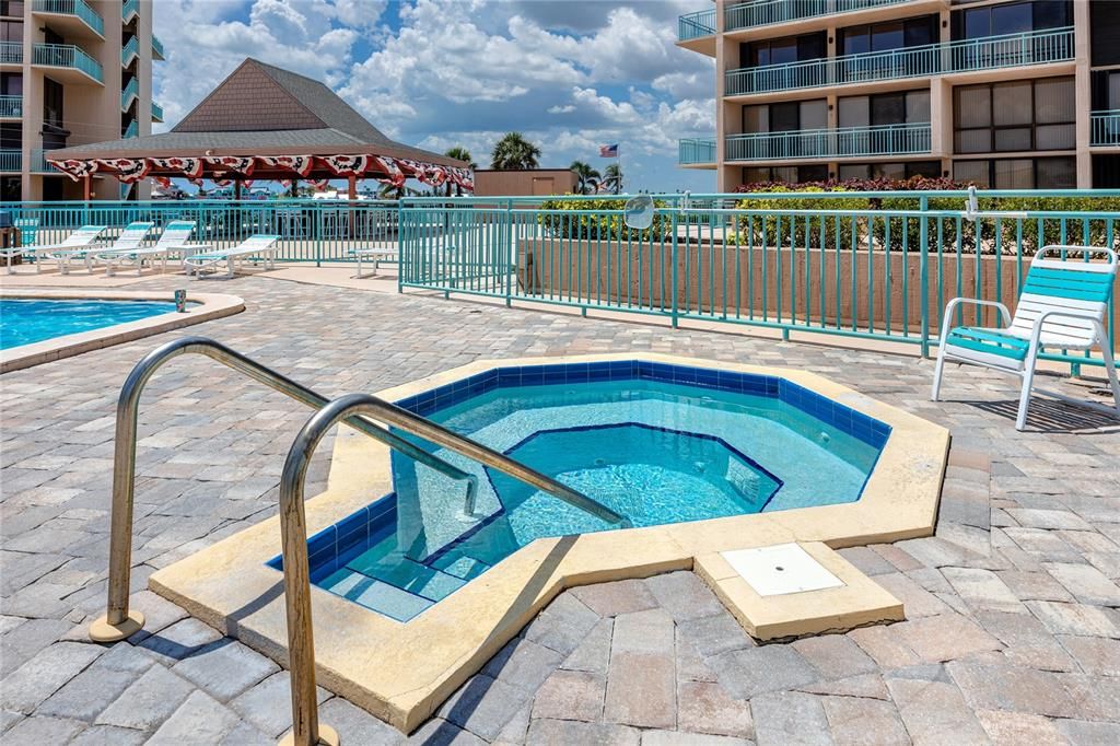 For Sale: $339,000 (2 beds, 2 baths, 1175 Square Feet)