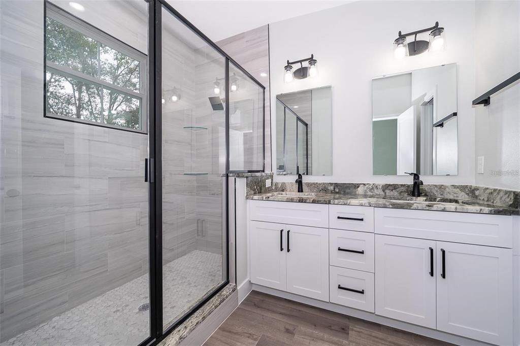 En Renta: $2,675 (4 camas, 3 baños, 2354 Pies cuadrados)