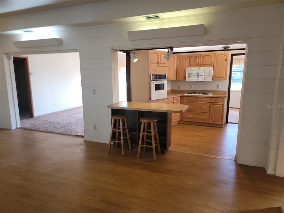 На продажу: $299,000 (3 спален, 3 ванн, 1733 Квадратных фут)