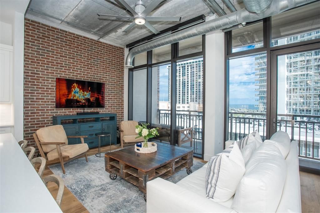 На продажу: $1,279,000 (2 спален, 2 ванн, 1518 Квадратных фут)