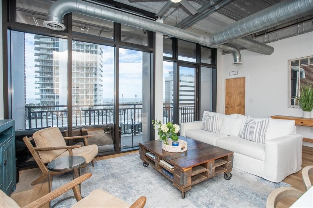 На продажу: $1,279,000 (2 спален, 2 ванн, 1518 Квадратных фут)