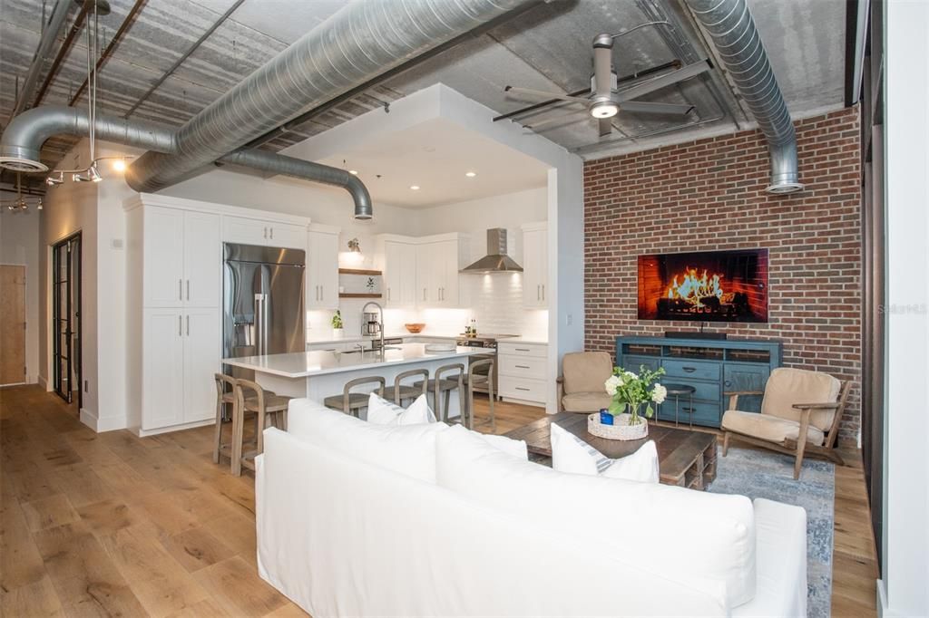 На продажу: $1,279,000 (2 спален, 2 ванн, 1518 Квадратных фут)