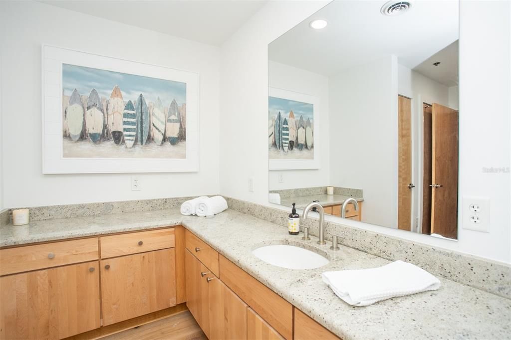 На продажу: $1,279,000 (2 спален, 2 ванн, 1518 Квадратных фут)