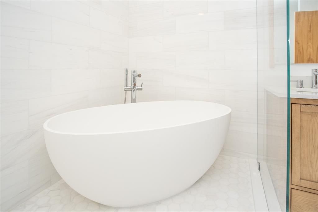 На продажу: $1,279,000 (2 спален, 2 ванн, 1518 Квадратных фут)