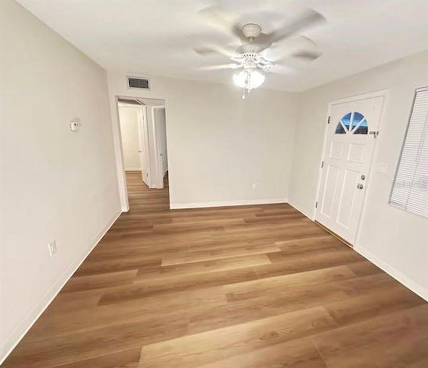 For Rent: $1,550 (2 beds, 1 baths, 700 Square Feet)