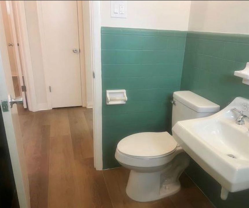 For Rent: $1,550 (2 beds, 1 baths, 700 Square Feet)